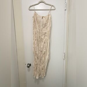 Crinkled side-slit midi dress